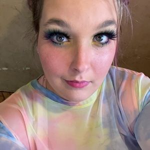 Meet your Posher, Alexis